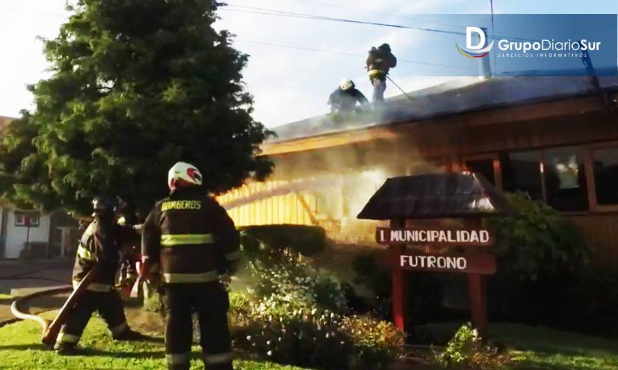 Incendio afectó a oficinas municipales de Futrono