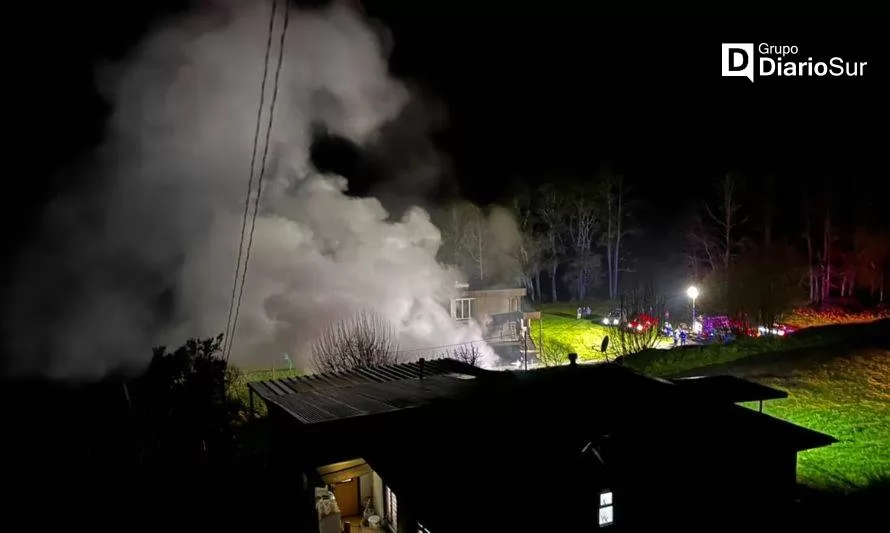 Cuantiosas pérdidas dejó incendio en Los Lagos