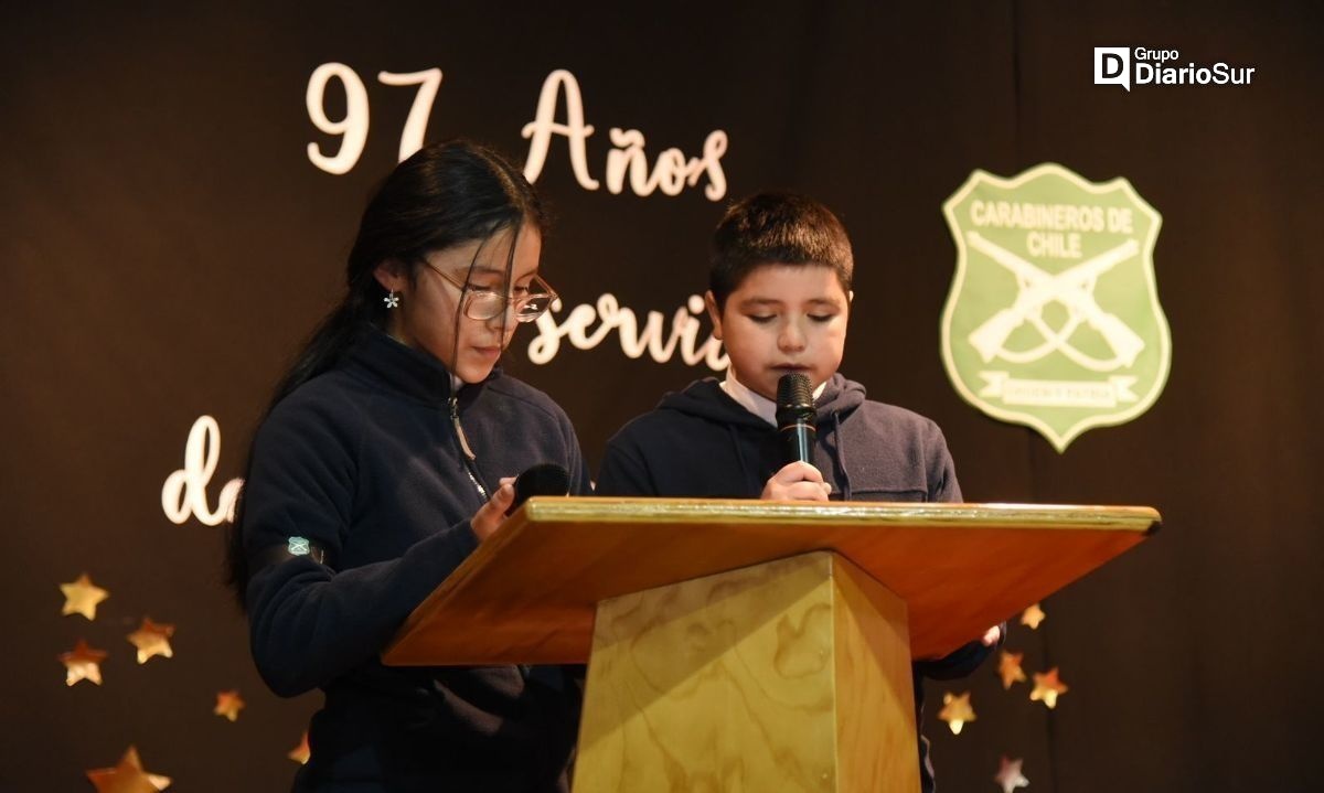 Conmemoran a Carabineros en escuela de Valdivia en medio de duelo nacional
